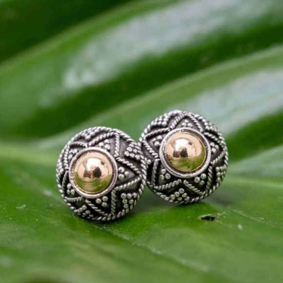 Crabtree & Evelyn Jewelry - Crabtree Evelyn Bali Handcrafted‎ Silver Earrings